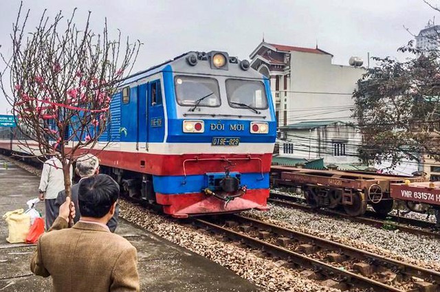 Đường sắt mở bán vé 14 chuyến tàu Tết tăng cường.