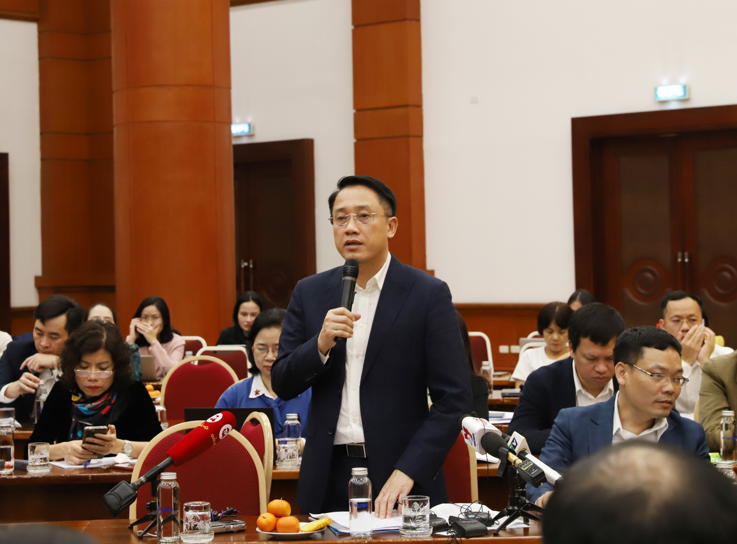 Ông Mai Sơn - Phó Tổng cục trưởng Tổng cục Thuế phát biểu tại buổi họp báo.