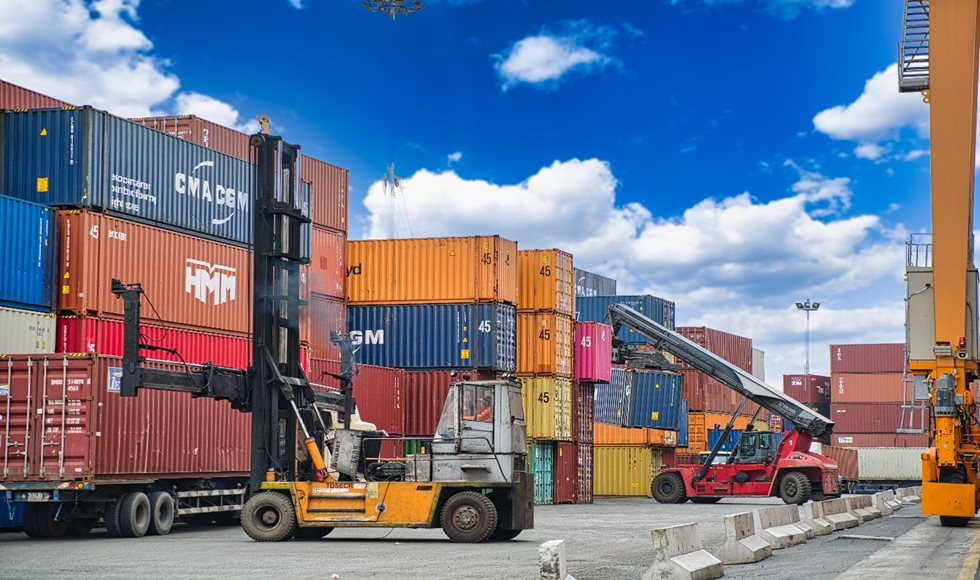 Hải quan Bà Rịa - Vũng Tàu đẩy mạnh cải cách thủ tục hành chính, chủ động đón đầu hàng hóa xuất nhập khẩu gia tăng qua cảng.