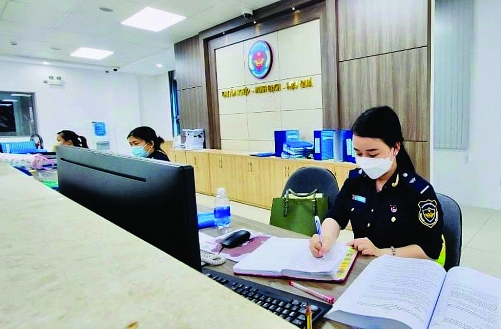 Hoạt động nghiệp vụ của công chức Chi cục Hải quan cửa khẩu sân bay quốc tế Đà Nẵng. Ảnh: internet