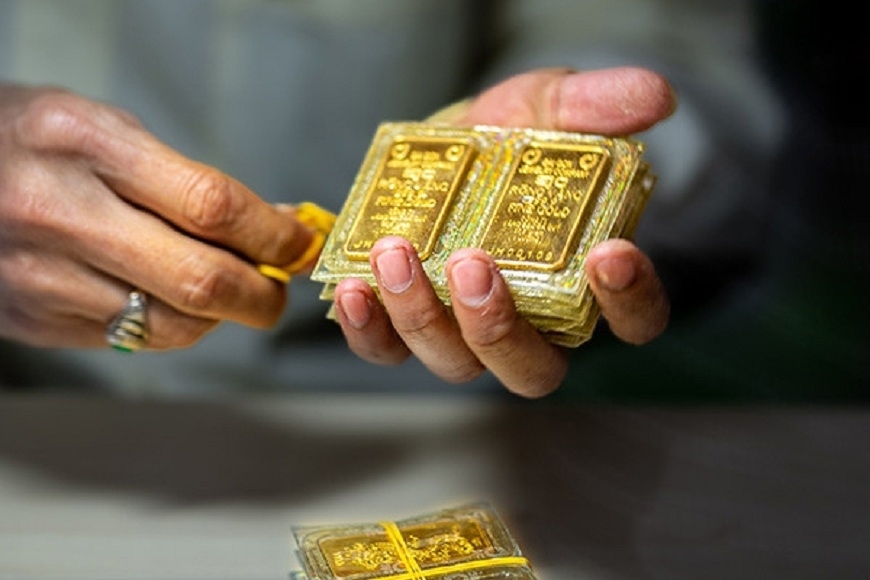 Tại PNJ Hà Nội, giá mua - bán vàng miếng SJC ở mức 79,3 - 81,3 triệu đồng/lượng, giảm 200.000 đồng/lượng chiều mua và chiều bán so với phiên trước.