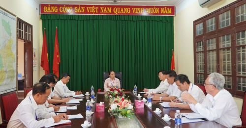 Đảng bộ KBNN Đắk Nông luôn chú trọng xây dựng đội ngũ cán bộ, đảng viên có trách nhiệm, gương mẫu trong thi hành công vụ.