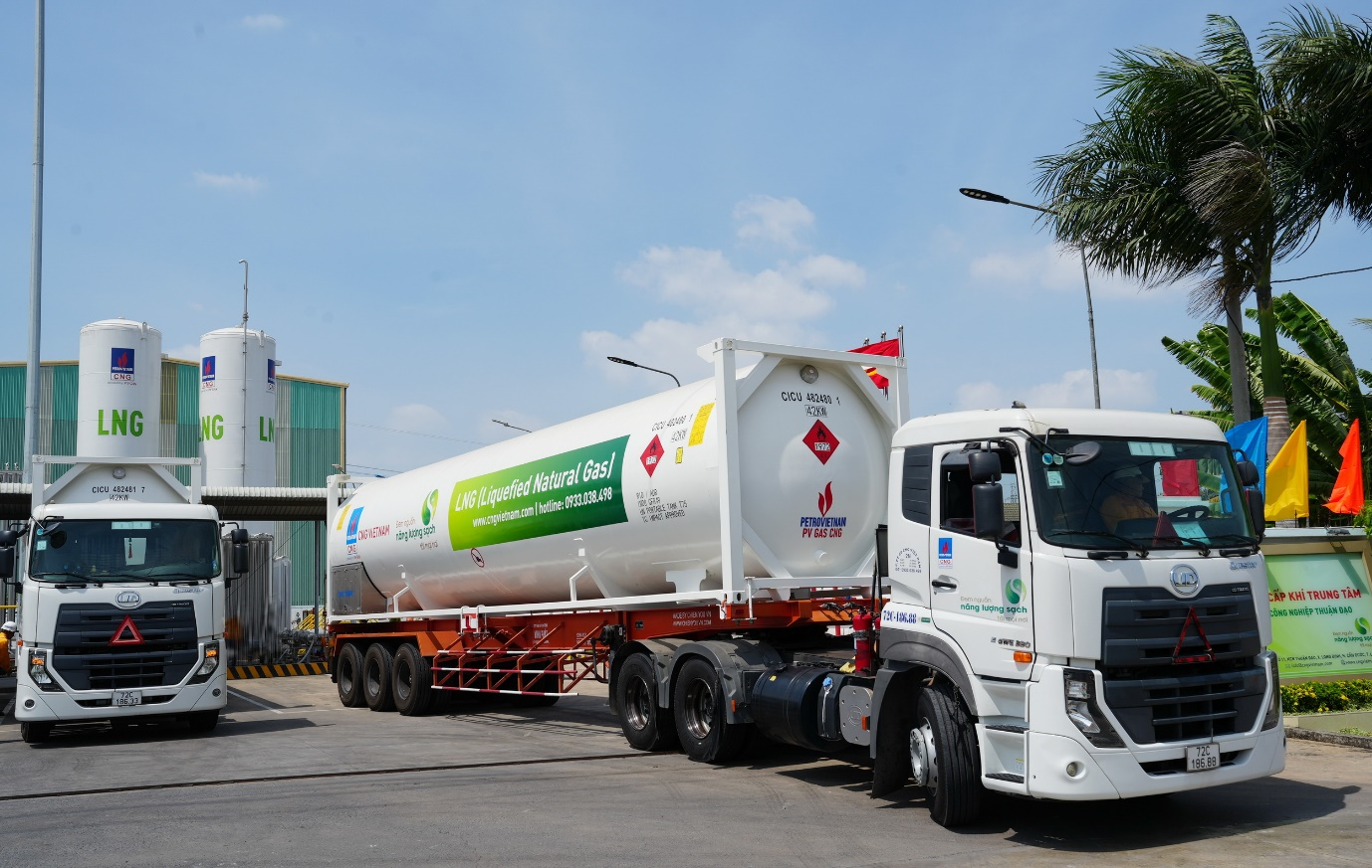 Trạm tái hóa khí LNG Thuận Đọa tiếp nhận chuyến hàng đầu tiên. Ảnh: Huyền Châm