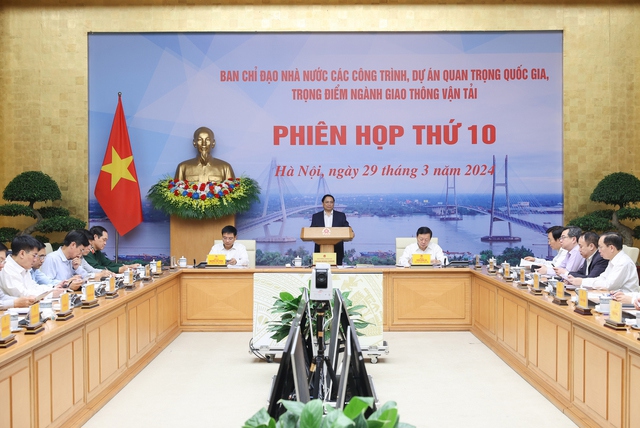 Thủ tướng Phạm Minh Chính nhấn mạnh: Triển khai các dự án trọng điểm GTVT có ý nghĩa rất lớn, trước hết là thực hiện mục tiêu Nghị quyết Đại hội XIII đã đề ra,.