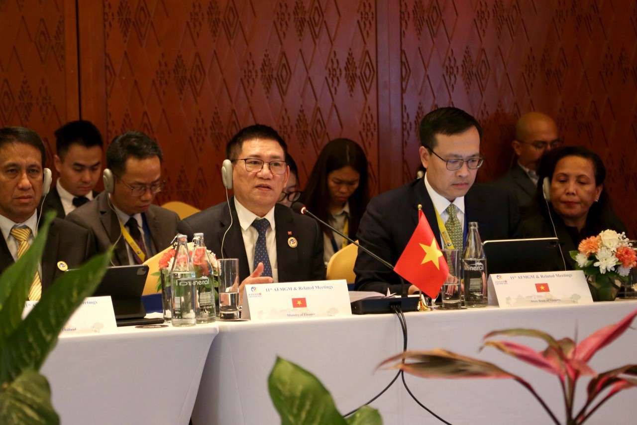 Bộ trưởng Hồ Đức Phớc phát biểu tại Hội nghị Bộ trưởng Tài chính và Thống đốc ngân hàng Trung ương ASEAN với ABAC. 