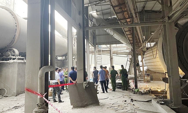 Thủ tướng yêu cầu khẩn trương điều tra, làm rõ nguyên nhân vụ tai nạn lao động đặc biệt nghiêm trọng xảy ra tại Công ty cổ phần Xi măng và Khoáng sản Yên Bái.