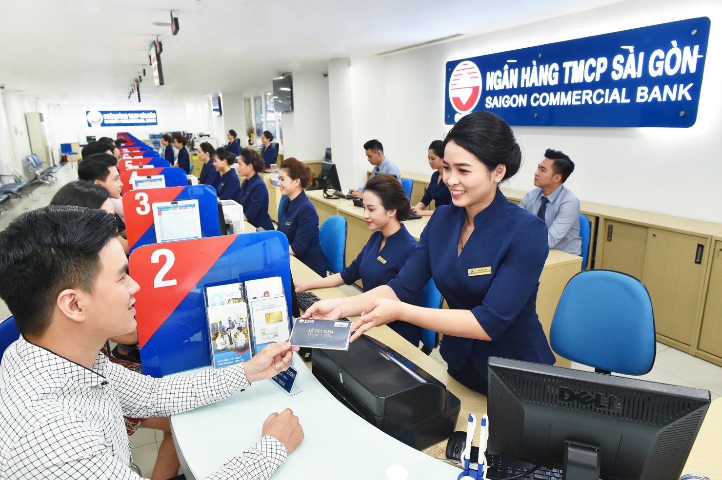 Việc chuyển giao tổ chức tín dụng yếu kém diễn ra phức tạp vì phải phối hợp, tham gia ý kiến của các bộ, ngành liên quan, vì chưa từng có tiền lệ nên việc này gặp không ít khó khăn. Ảnh: Minh họa, SCB