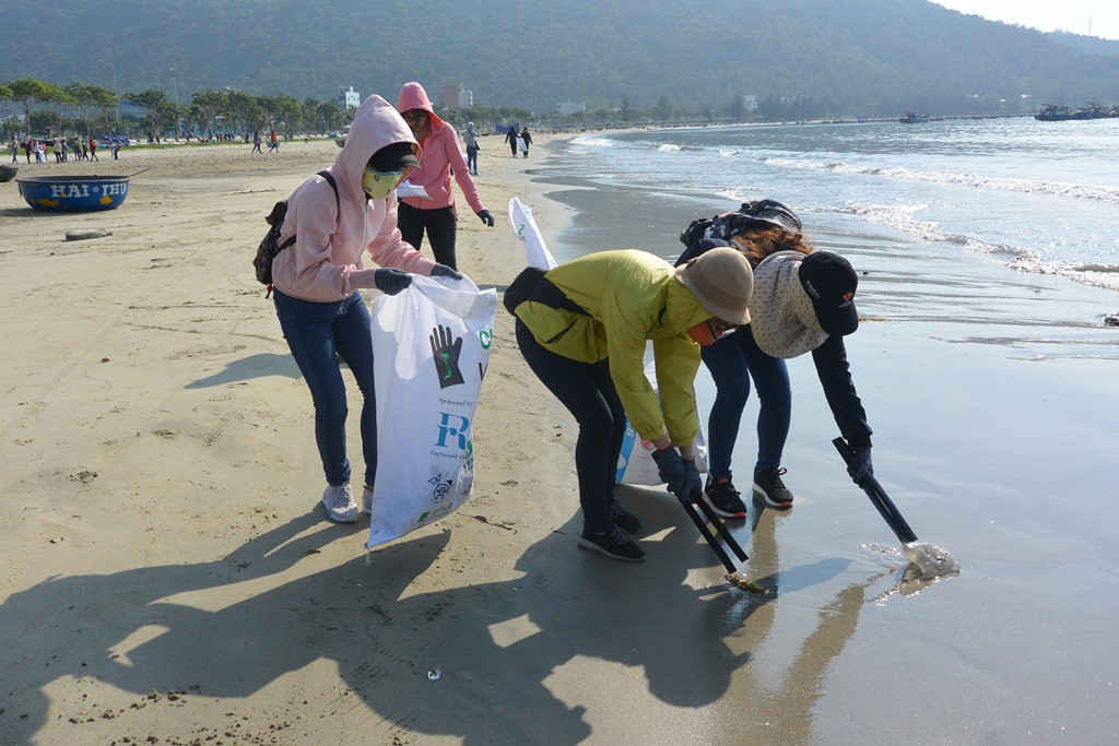 Người dân Đà Nẵng bảo vệ biển trước nguy cơ ô nhiễm rác thải