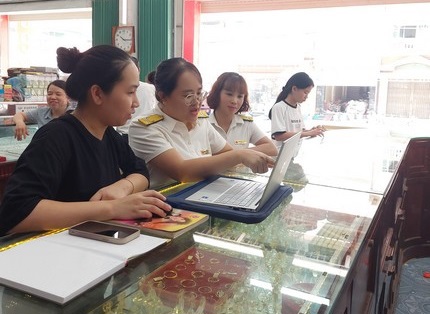 Cục Thuế Bắc Giang tăng cường quản lý thuế đối với hoạt động mua bán vàng bạc, đá quý.