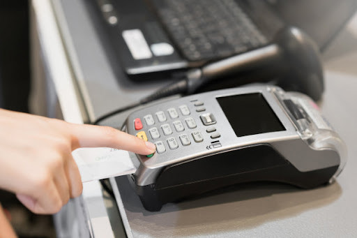 Sử dụng hóa đơn điện tử khởi tạo từ máy tính tiền giúp doanh nghiệp xuất hóa đơn nhanh chóng, thuận lợi.