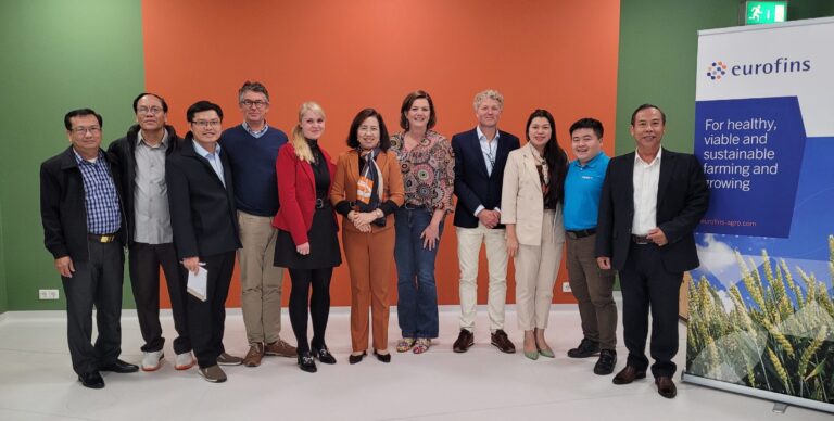 Đoàn đại biểu Hội Nông dân Việt Nam làm việc với Trung tâm Eurofins trong khuôn khổ chuyến công tác tại Hà Lan (ngày 12/6/2024).