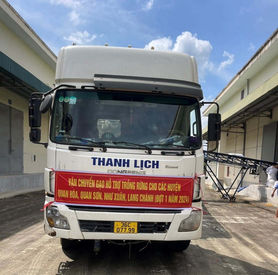 Cục DTNN khu vực Thanh Hóa vừa hoàn thành xuất cấp 1.135,522 tấn gạo từ nguồn DTQG để hỗ trợ người dân bảo vệ và phát triển rừng.