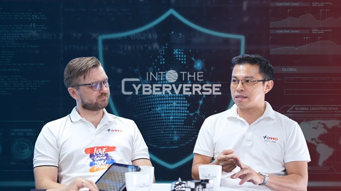 Ông Jonas Eichhorst (Bên trái) và Ông Khoa Nguyễn chia sẻ tại podcast "Into The Cyberverse".