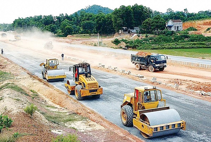 UBND tỉnh Hậu Giang chỉ đạo các sở, ban, ngành, địa phương và các chủ đầu tư tập trung đẩy nhanh tiến độ thực hiện các công trình, dự án.