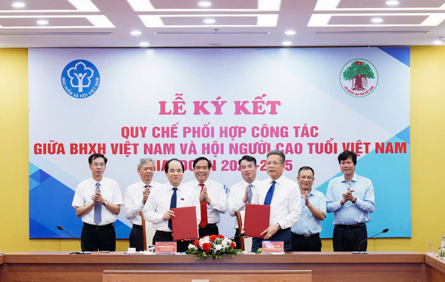 Lễ ký Quy chế phối hợp công tác giai đoạn 2024 - 2025 giữa BHXH Việt Nam và Hội Người Cao tuổi Việt Nam.