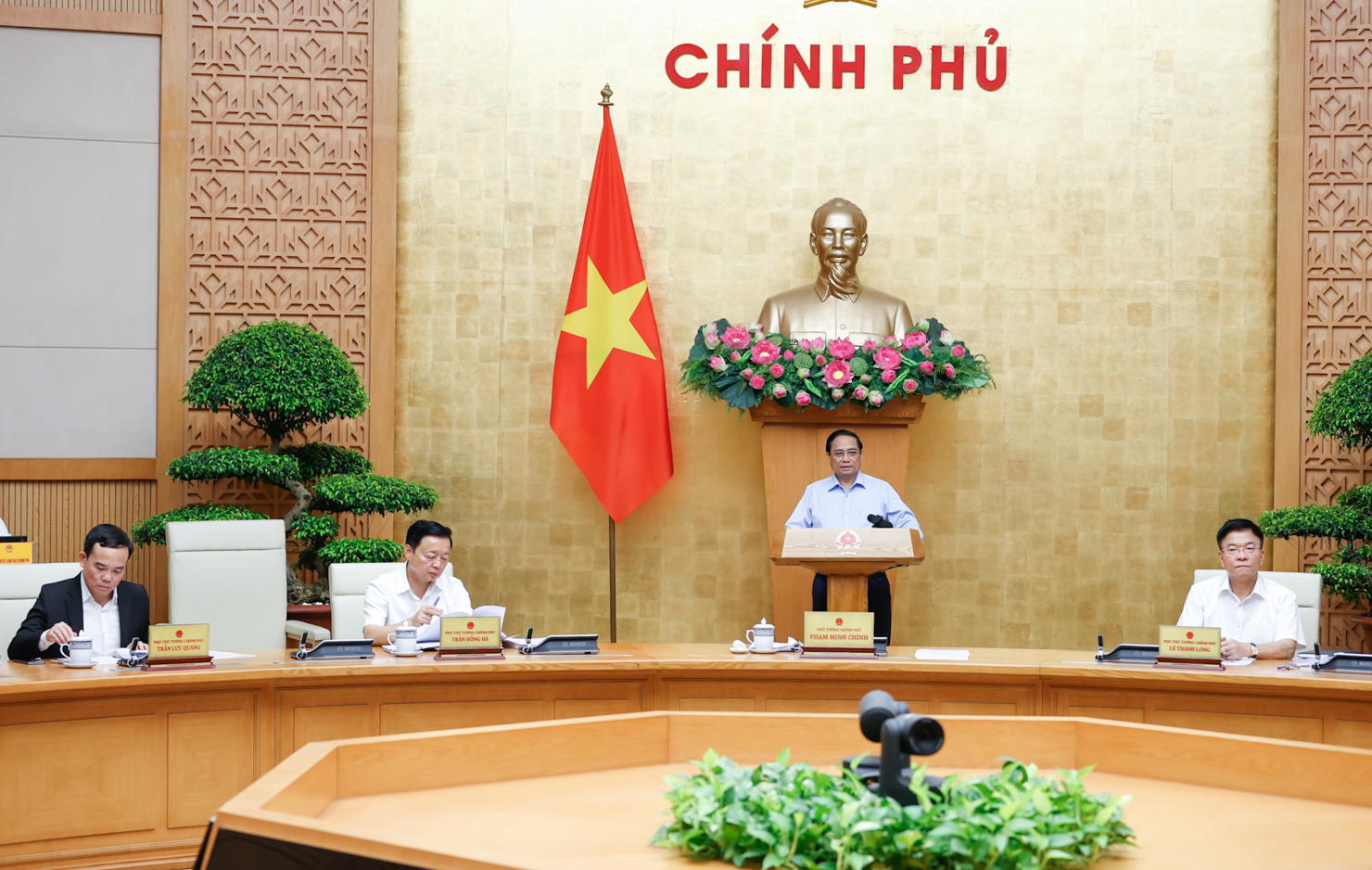 Thủ tướng Phạm Minh Chính chủ trì phiên họp Chính phủ chuyên đề về xây dựng pháp luật tháng 8/2024. Ảnh: VGP/Nhật Bắc