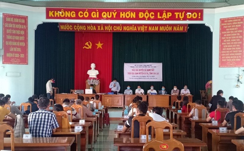 Thông tin đấu giá đất ở các quận huyện tại Hà Nội được nhiều người quan tâm. Ảnh minh hoạ.