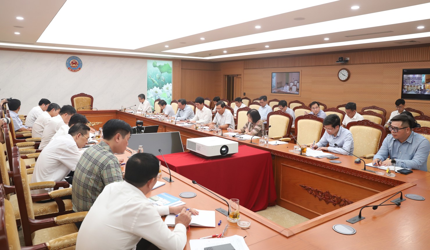 Toàn cảnh hội nghị.