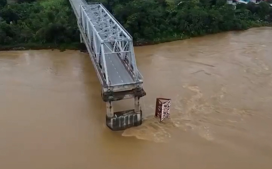 Thủ tướng yêu cầu nghiên cứu xây dựng cầu Phong Châu mới bảo đảm kiên cố, an toàn trong mọi điều kiện mưa lũ.