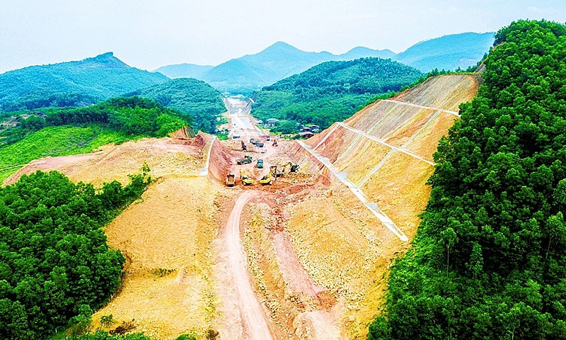 Cần huy động nguồn lực từ ngân sách của các địa phương có năng lực về tài chính vào các dự án công trình kết cấu hạ tầng có tính chất vùng. Ảnh: internet