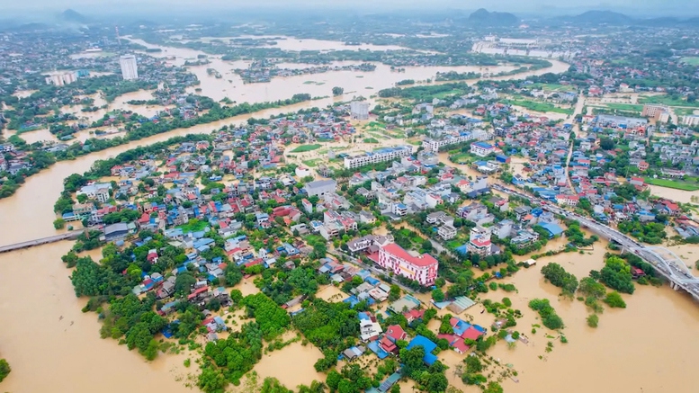 Bão lũ khiến hệ thống kết cấu hạ tầng, nhiều công trình thiết yếu, dân sinh tại một số tỉnh bị hư hại nặng.