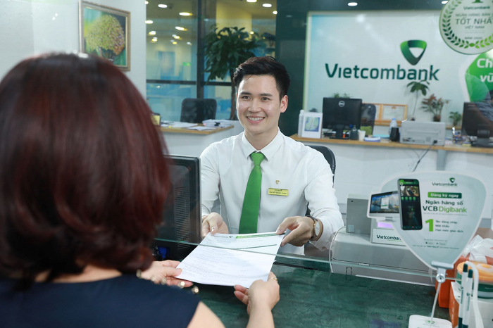 Vietcombank sẽ giảm tối đa lên tới 2%/năm lãi suất cho vay tương ứng với các tiêu chí, địa bàn và ngành nghề bị ảnh hưởng nặng của bão lũ