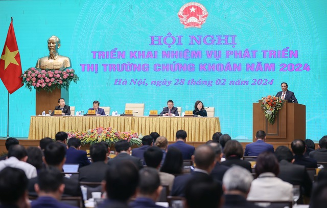 Thủ tướng Phạm Minh Chính phát biểu kết luận Hội nghị triển khai phát triển thị trường chứng khoán năm 2024.