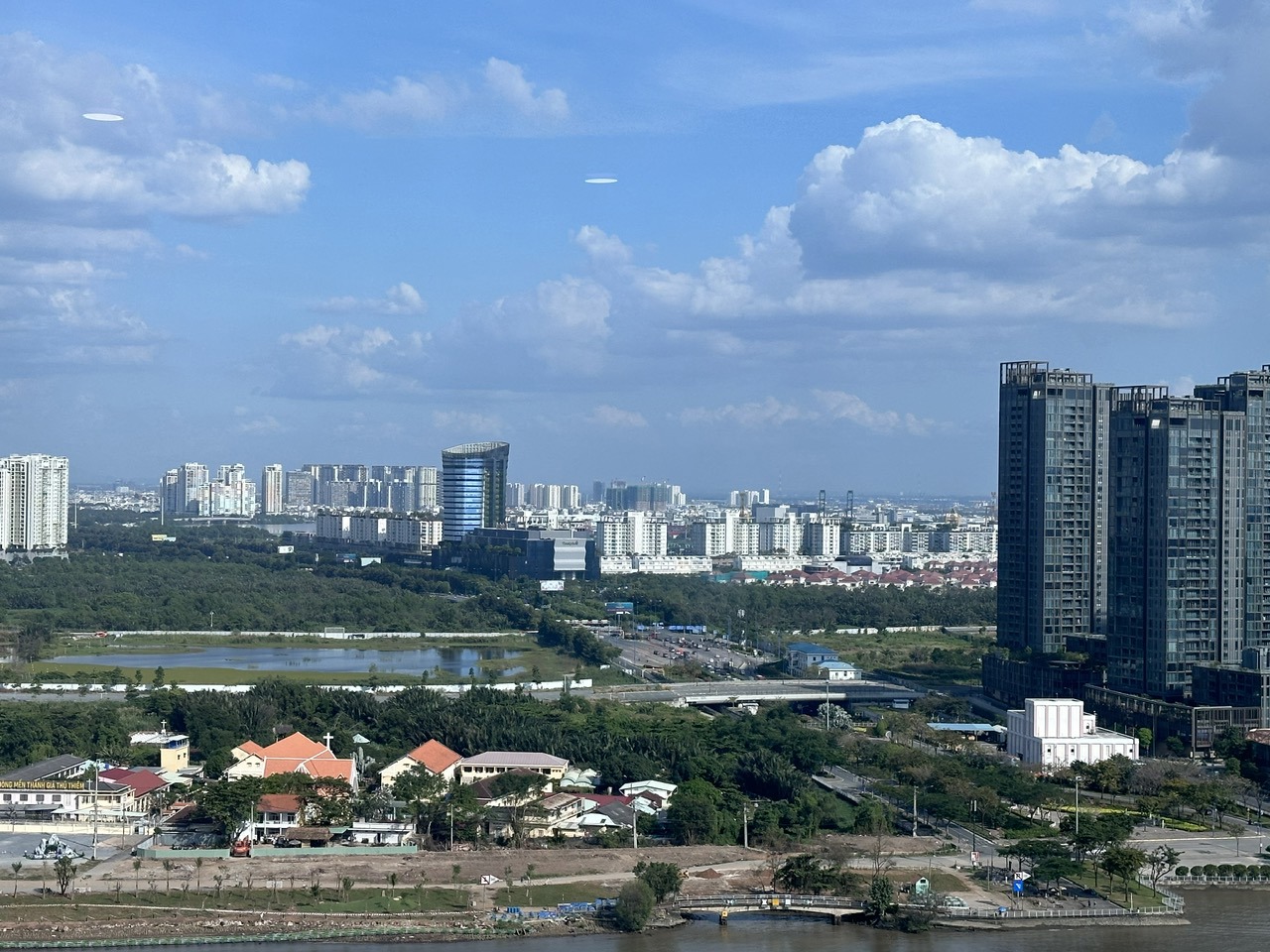 Nguyên nhân chính khiến nguồn thu của TP. Hồ Chí Minh giảm là do liên quan đến lĩnh vực đất đai và tình hình phục hồi sau dịch. Ảnh: Lý Tuấn