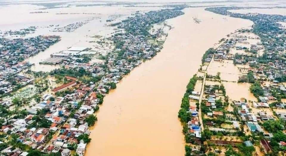 Cơn bão số 6 (Trami) gây ra mưa lũ lớn trên địa bàn huyện Lệ Thủy và Quảng Ninh. Ảnh: Internet.