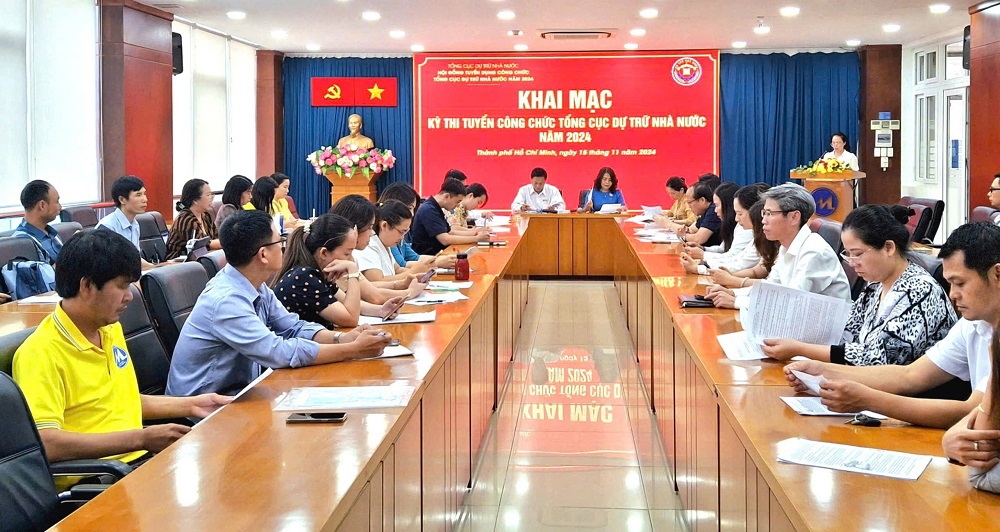 Quang cảnh Lễ khai mạc kỳ thi tuyển công chức Tổng cục DTNN năm 2024.