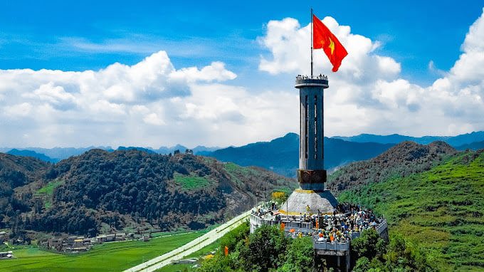 Cột cờ Lũng Cú, Hà Giang - nơi địa đầu Tổ quốc.