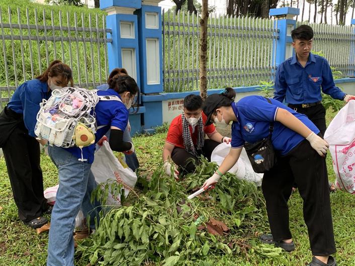 TP. Biên Hòa (Đồng Nai) thu gom rác thải, góp phần bảo vệ môi trường.