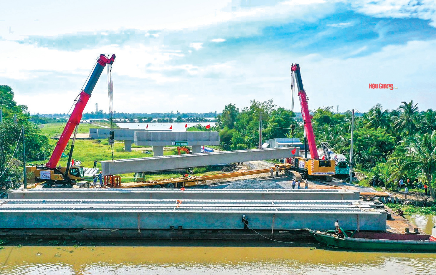 Hai tuyến cao tốc qua Hậu Giang đang được triển khai, khi hoàn thành mở ra nhiều cơ hội phát triển cho tỉnh. Ảnh: Mộng Toàn