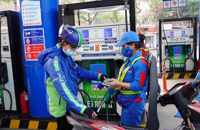 TP. Hồ Chí Minh sẽ xử lý nghiêm cửa hàng xăng dầu vi phạm phát hành hoá đơn điện tử. Ảnh minh họa