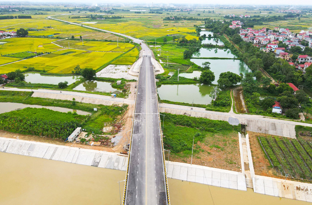 Ước giải ngân kế hoạch vốn đầu tư công năm 2025 của cả nước đến hết tháng 4/2025 là 128.512,9 tỷ đồng. Ảnh: internet