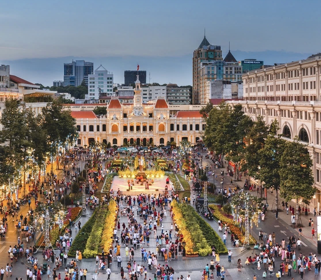 Chặng đường 50 năm qua, TP. Hồ Chí Minh luôn là đầu tàu của cả nước về kinh tế, tài chính, khoa học công nghệ, y tế, giáo dục... và cũng là địa phương có mức đóng góp lớn nhất cho ngân sách Nhà nước