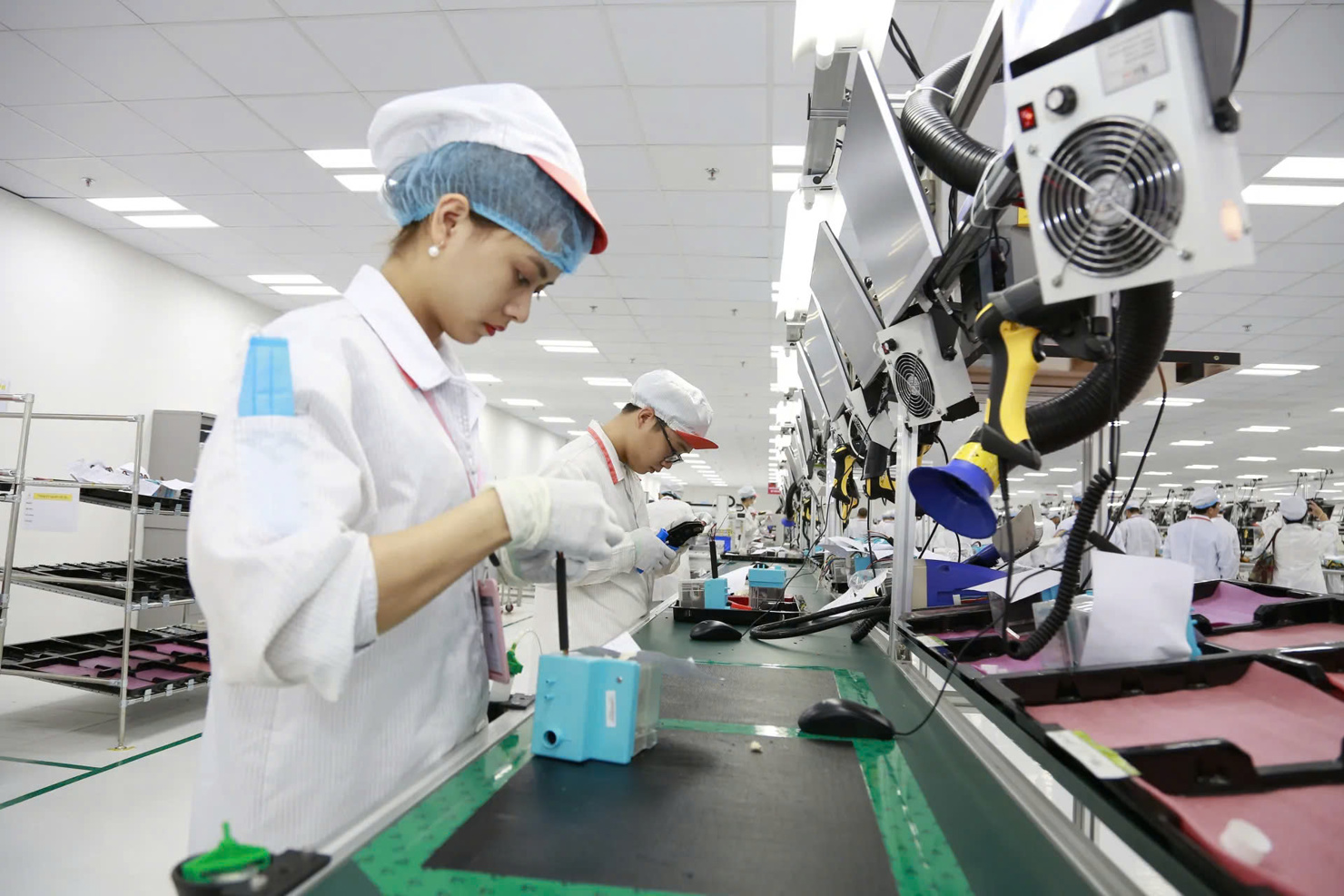 Lắp ráp thiết bị điện tử tại khu công nghệ cao Hòa Lạc, bongdaso dữ liệu.