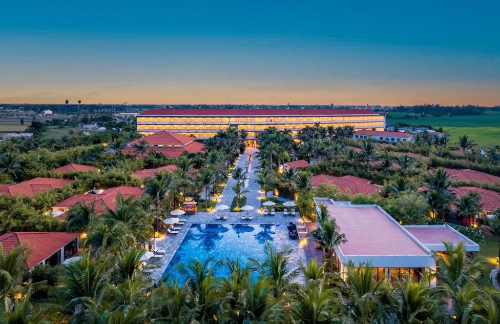 Khu nghỉ dưỡng Grandvrio Ocean Resort Danang đứng thứ hai trong Top 10 khách sạn tốt nhất thế giới năm 2025 do TripAdvisor bình chọn.