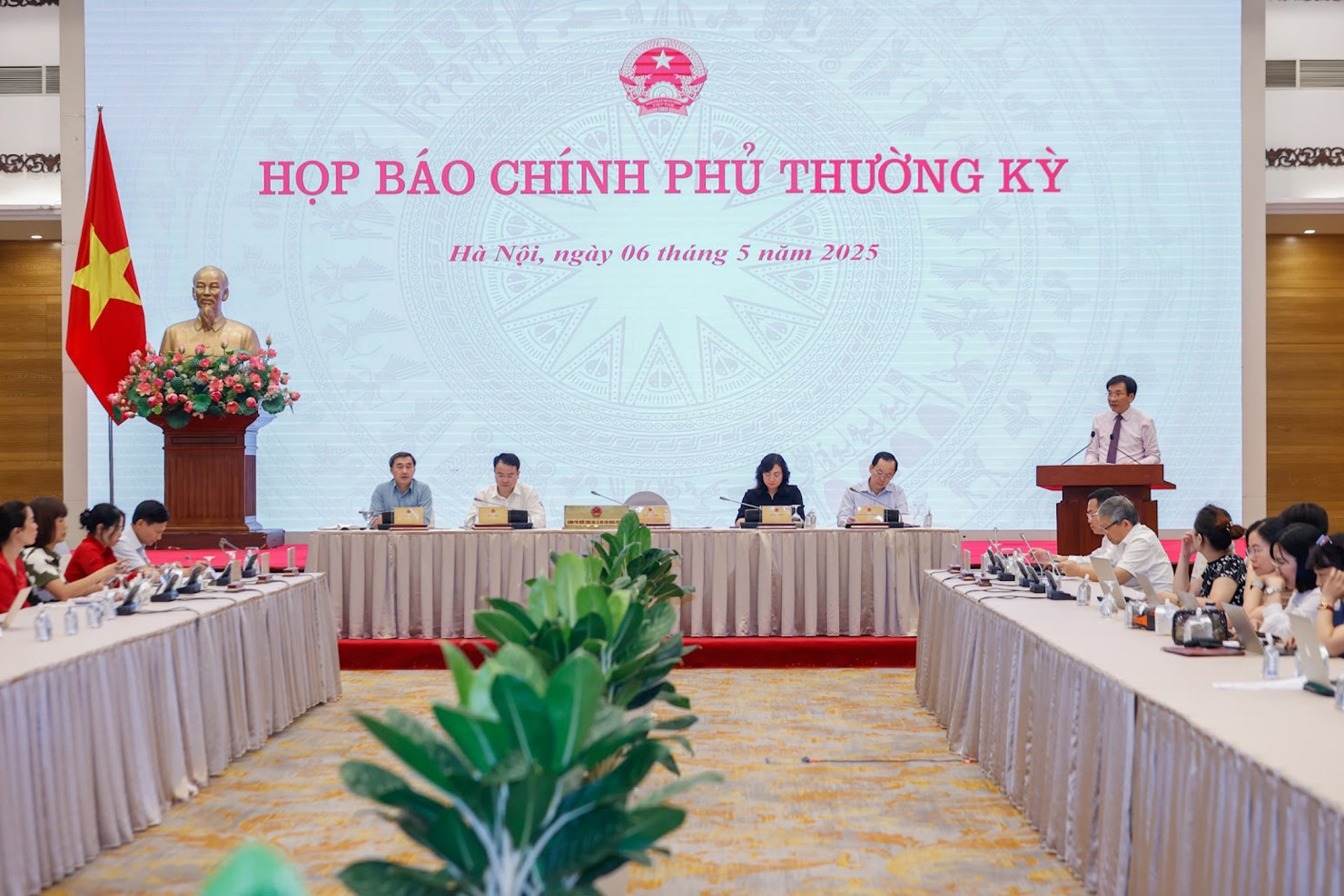 Toàn cảnh cuộc họp. Ảnh VGP