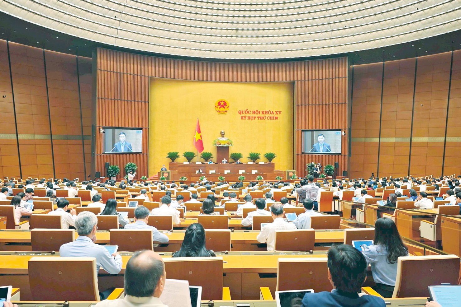 Toàn cảnh phiên họp