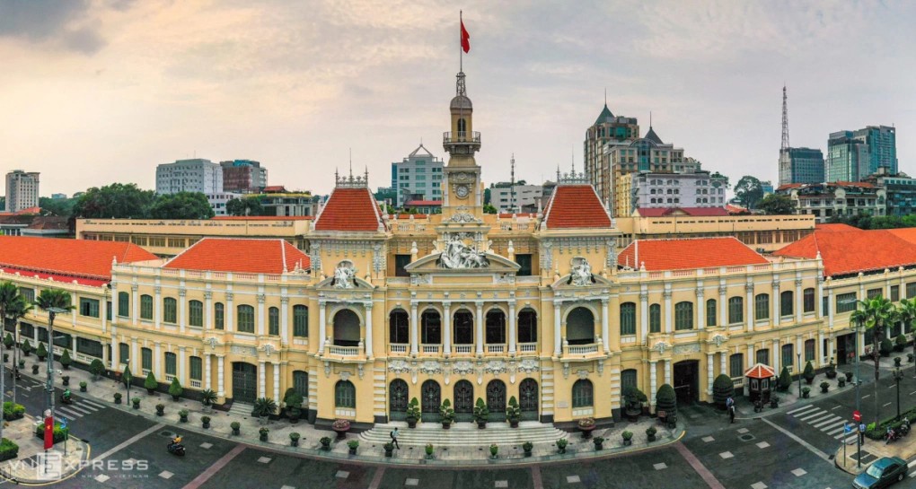 Với quy mô dân số và diện tích vượt trội, TP. Hồ Chí Minh mới sẽ trở thành trung tâm kinh tế, văn hóa, khoa học công nghệ và đổi mới sáng tạo hàng đầu khu vực, tạo đà thúc đẩy kết nối liên vùng, tối ưu hóa nguồn lực và nâng cao năng lực cạnh tranh quốc tế.