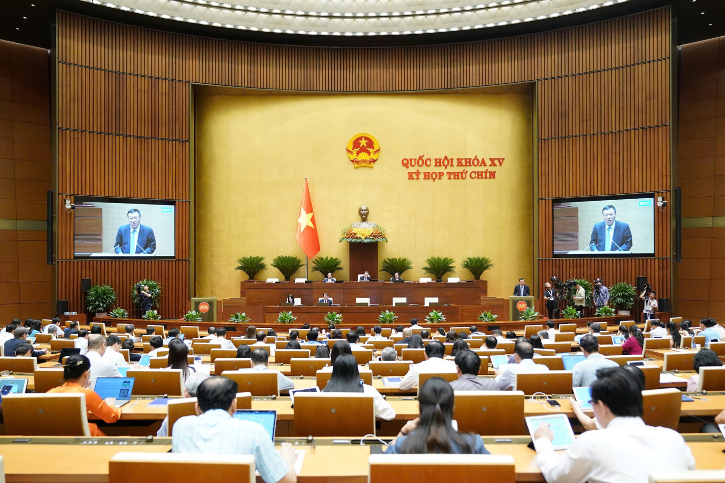 Quang cảnh phiên họp.