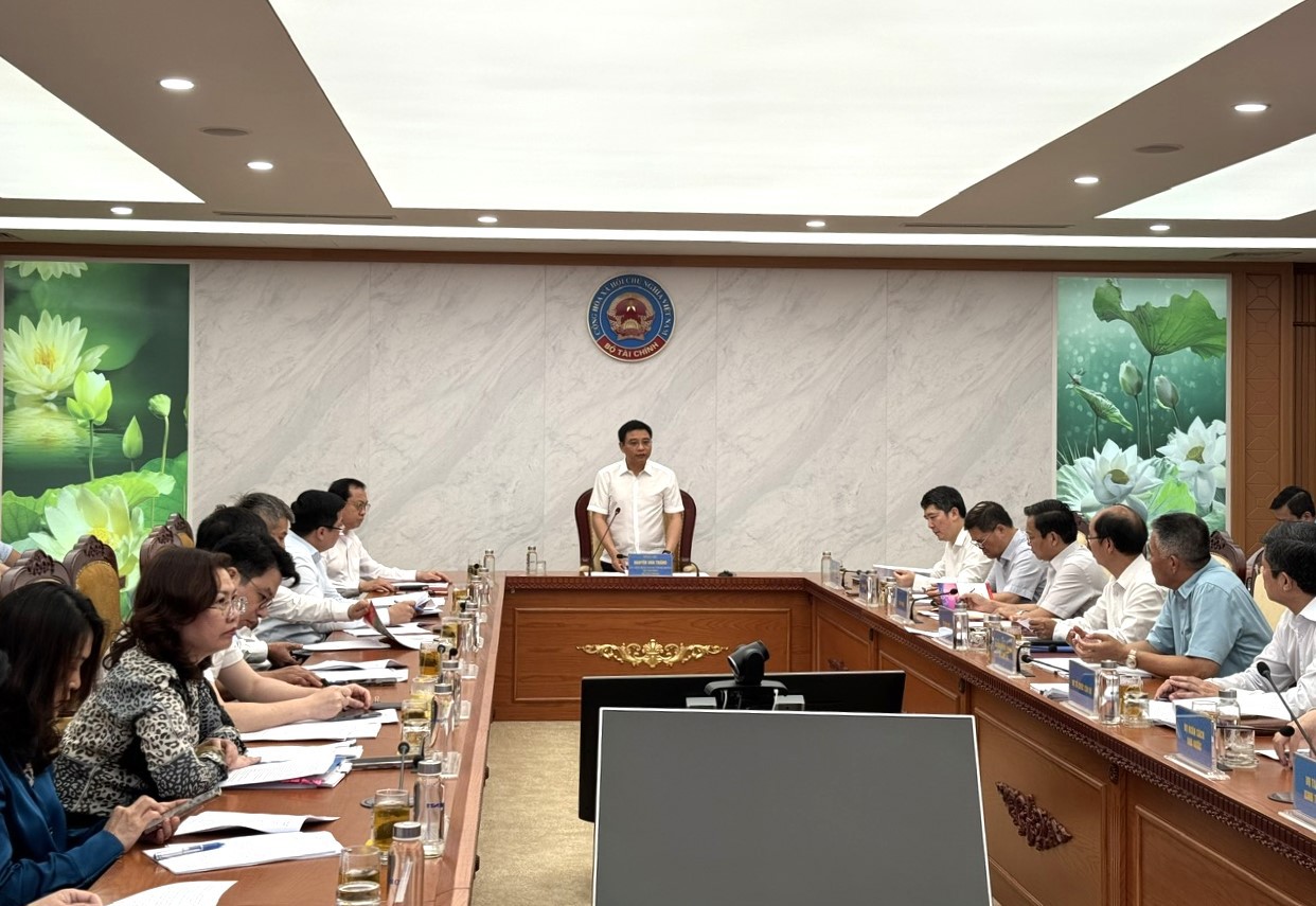 Bộ trưởng Bộ Tài chính Nguyễn Văn Thắng phát biểu chỉ đạo Hội nghị. Ảnh: Q. Hùng