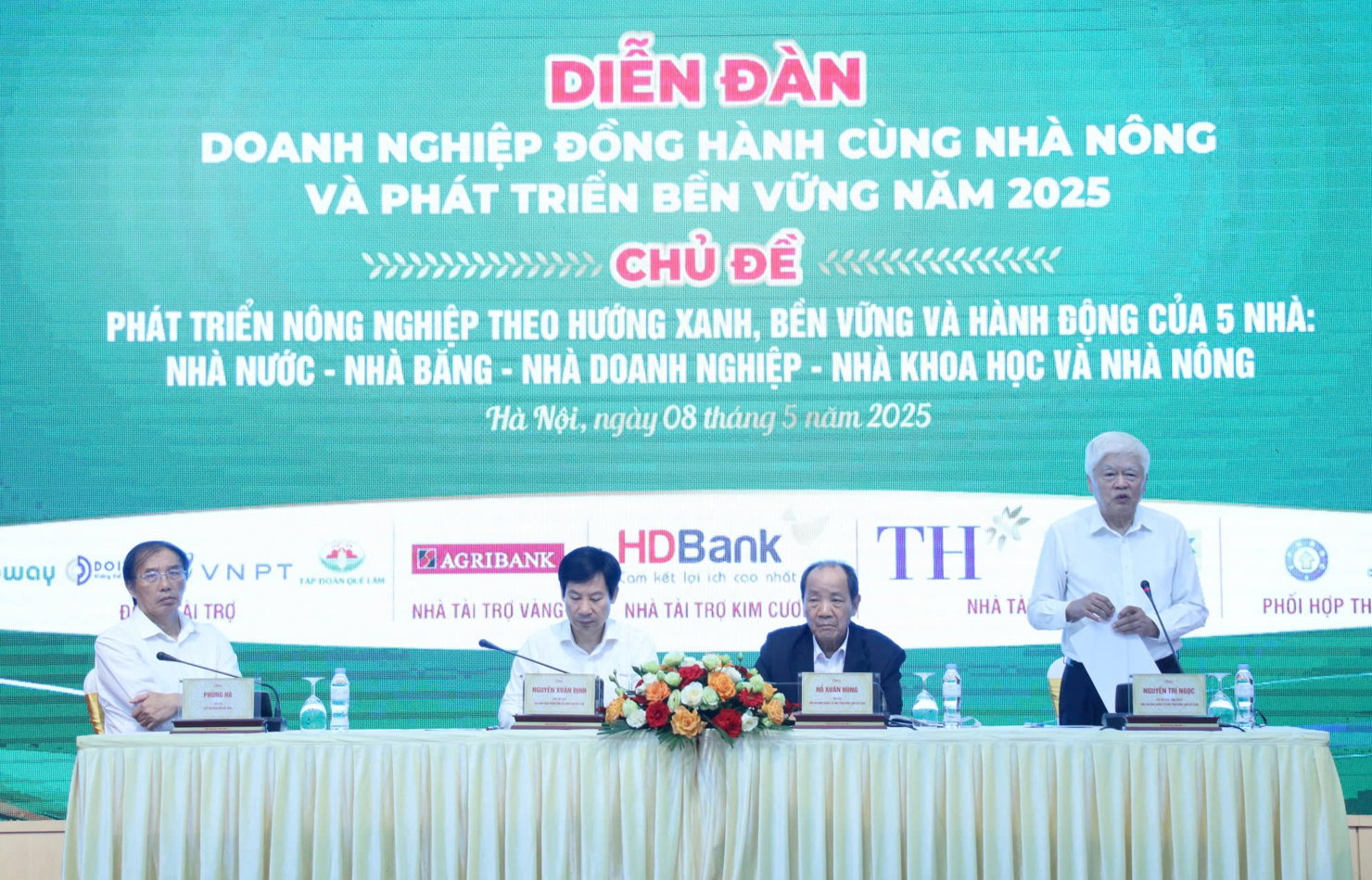 Các đại biểu tại Diễn đàn.