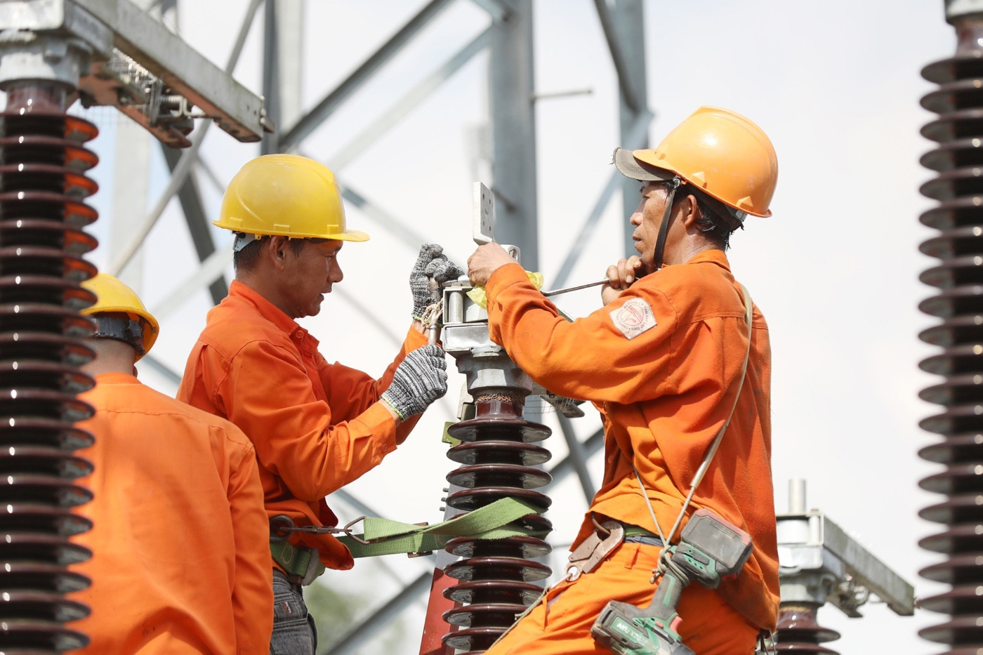 Mức giá bán lẻ điện bình quân sẽ là 2.204,0655 đồng/kWh (chưa bao gồm thuế giá trị gia tăng) từ ngày 10/5/2025.