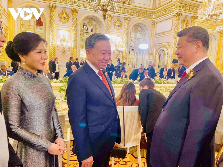 Tổng Bí thư Tô Lâm gặp Tổng Bí thư, Chủ tịch Trung Quốc Tập Cận Bình. Ảnh: VOV
