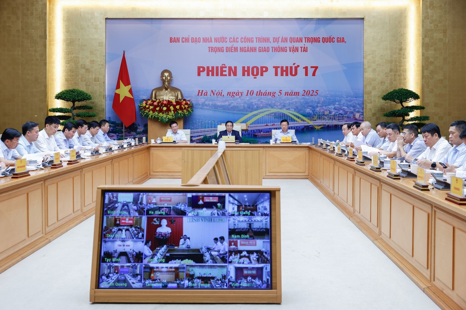 Toàn cảnh phiên họp. Ảnh: VGP