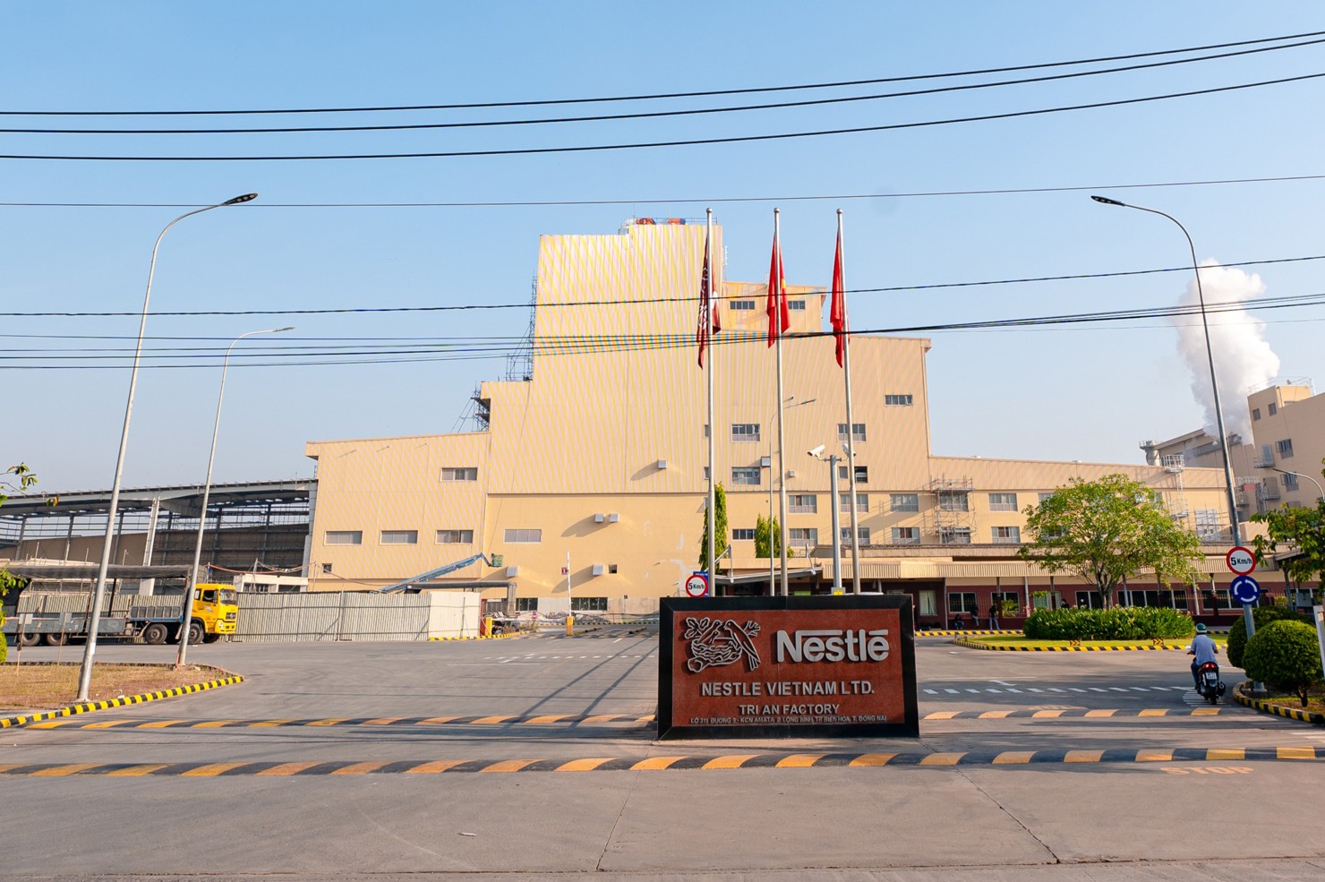 Nhà máy Nestlé Trị An là hình mẫu của sự kết hợp giữa công nghệ tiên tiến và sản xuất bền vững.