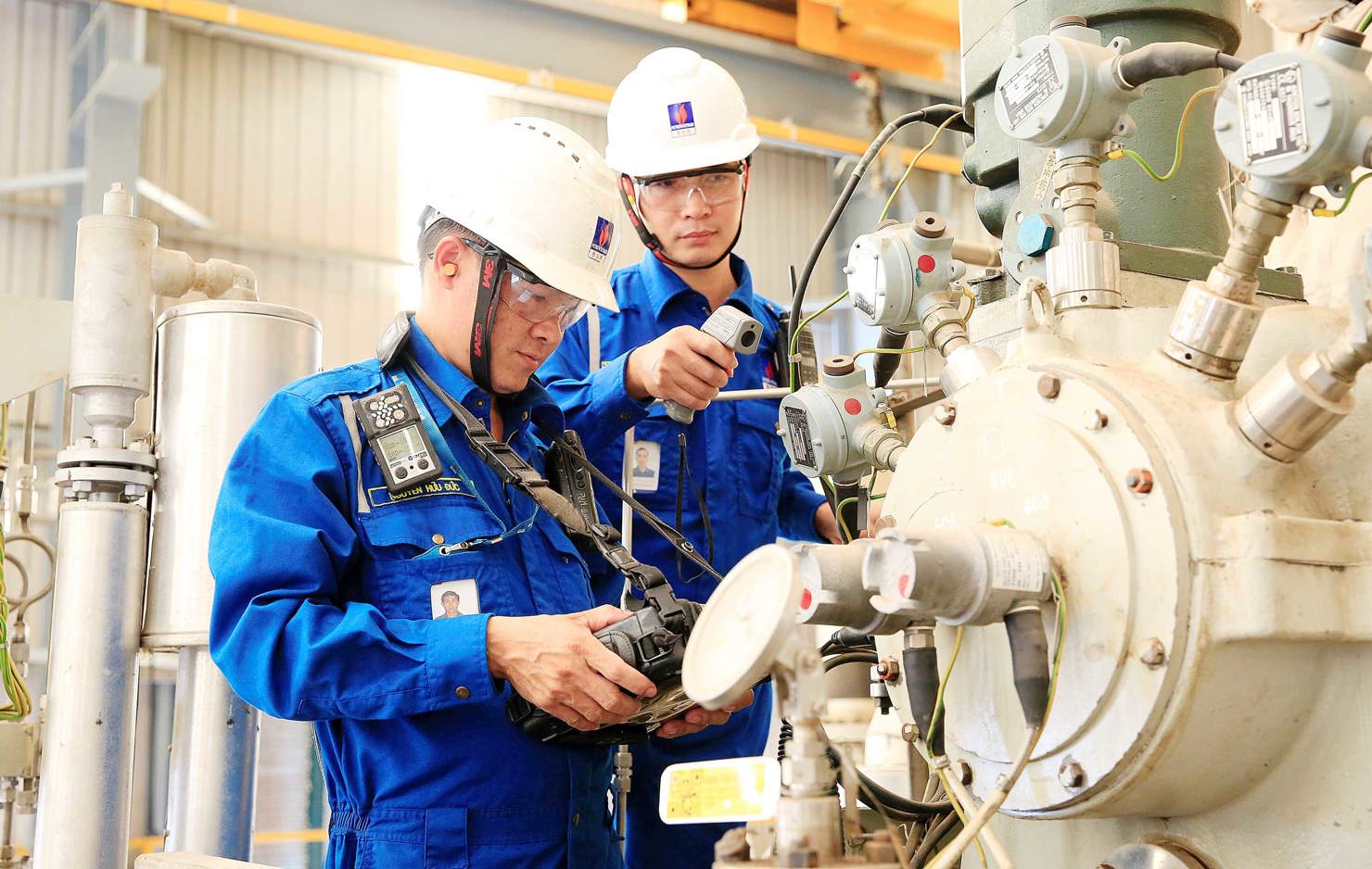 Phát huy vai trò tiên phong của doanh nghiệp nhà nước trong nền kinh tế thị trường hiện đại.