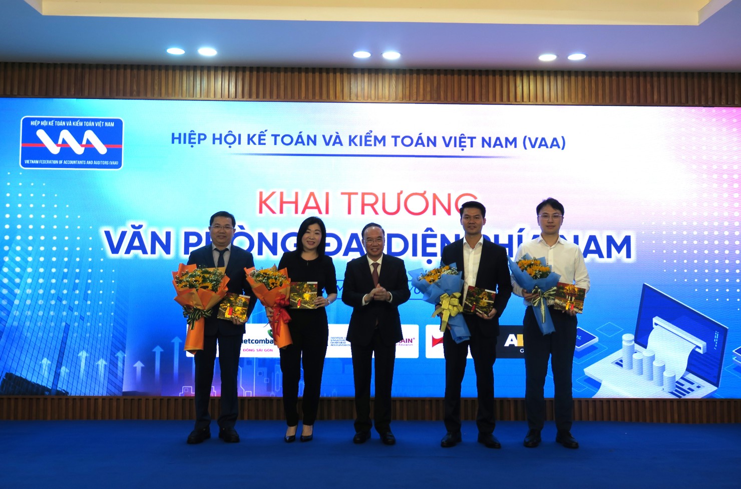 Việc ký kết hợp tác chiến lược sẽ mở ra cơ hội phát triển bền vững, nâng cao chất lượng đào tạo và cùng xây dựng một cộng đồng kế toán và kiểm toán vững mạnh. Ảnh: Đức Mỹ